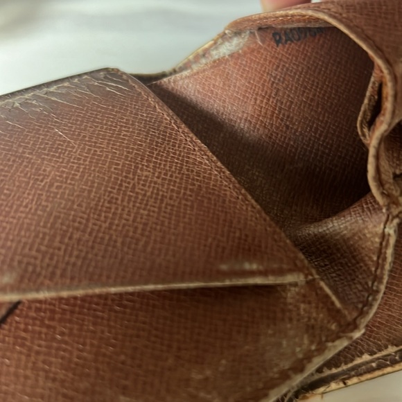 Authentic Louis Vuitton Billfold Wallet - Picture 8 of 17